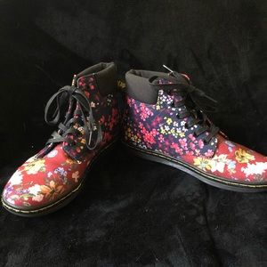 Doc Martins airwalkers shoes